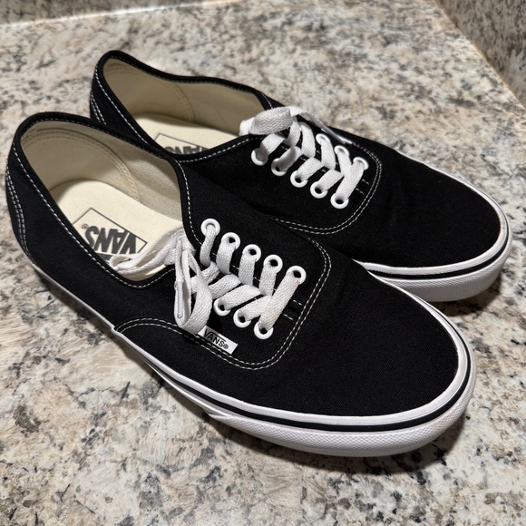 Unisex Black Vans - Picture 1 of 5